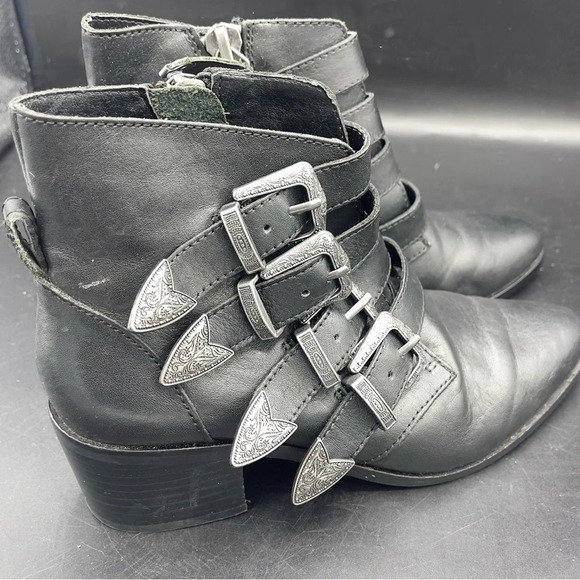 Steve Madden BILLEY 5.5 Bootie Boot Black Silver Buckles Block Heel Leather - Picture 3 of 9